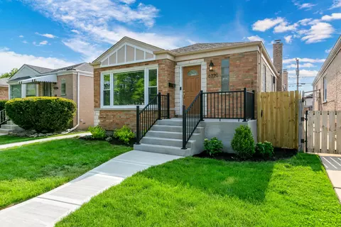 6220 N Springfield Ave, Chicago, IL 60659