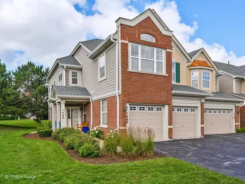 1460 Pinehurst Dr, Vernon Hills, IL 60061