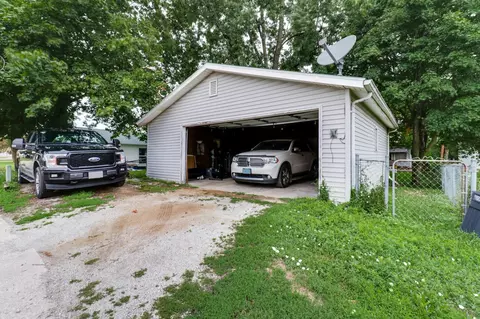 30 E 1st St, El Paso, IL 61738 photo 22