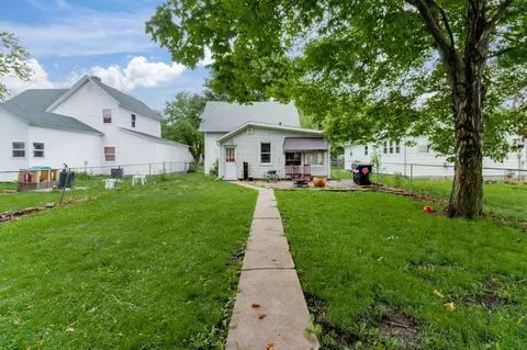 30 E 1st St, El Paso, IL 61738 photo 28