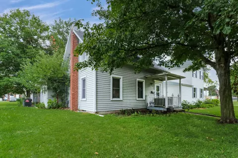 30 E 1st St, El Paso, IL 61738 photo 2