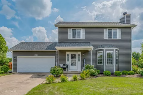 1202 Evergreen Ln, Yorkville, IL 60560