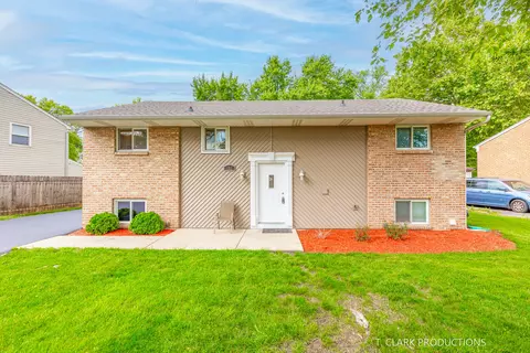 185 Oxford Rd, Bolingbrook, IL 60440