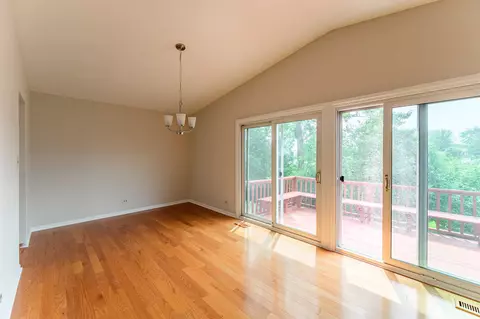 1337 Rolling Prairie Ct, Hoffman Estates, IL 60192 photo 3