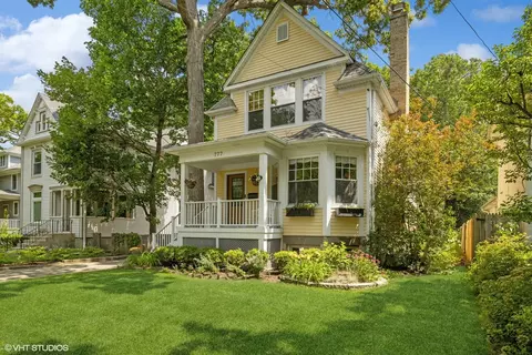777 Foxdale Ave, Winnetka, IL 60093