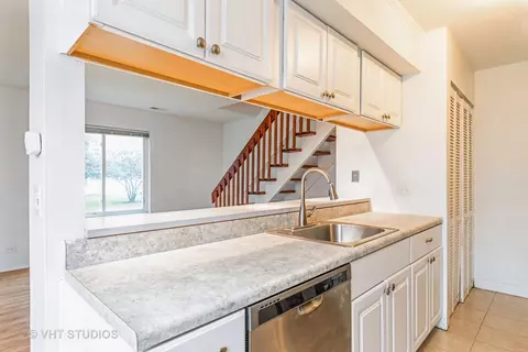 1603 Cornell Pl, Hoffman Estates, IL 60169 photo 5