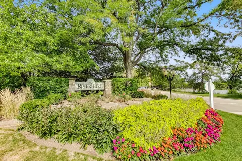 207 Rivershire Ln #108, Lincolnshire, IL 60069