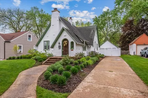 425 S Commonwealth Ave, Aurora, IL 60506