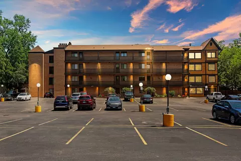 450 N Main St #S302B, Wauconda, IL 60084
