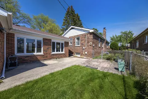 11800 S Artesian Ave, Chicago, IL 60655 photo 36