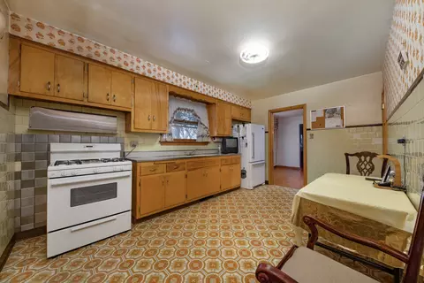 11800 S Artesian Ave, Chicago, IL 60655 photo 10