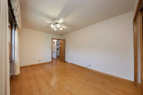 11800 S Artesian Ave, Chicago, IL 60655 photo 13
