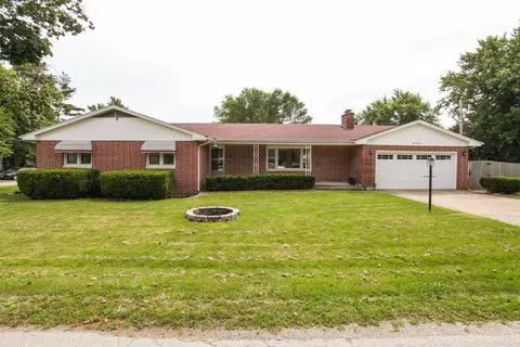 509 N Pearl St, Le Roy, IL 61752