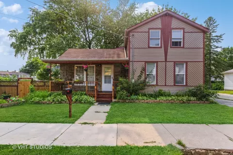 614 N Ash St, Waukegan, IL 60085