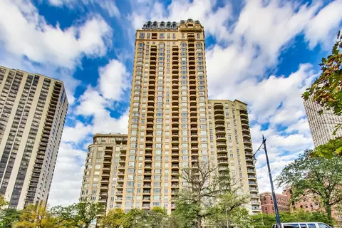2550 N Lakeview Ave #S507, Chicago, IL 60614