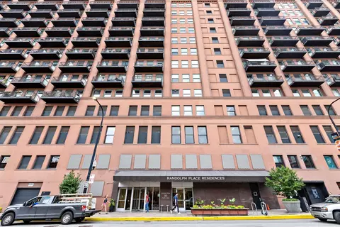 165 N Canal St #1603, Chicago, IL 60606