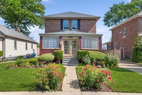 609 Homewood Ave, Highland Park, IL 60035