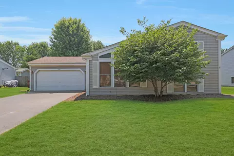 831 Woodbine Ln, Marengo, IL 60152