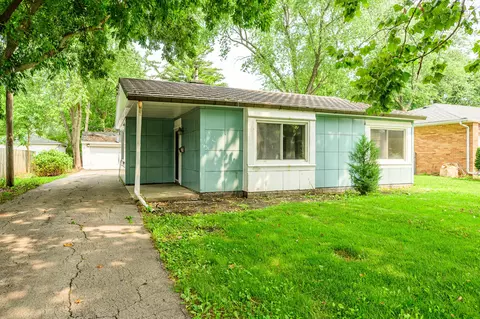 16 S Rosedale Ave, Aurora, IL 60506
