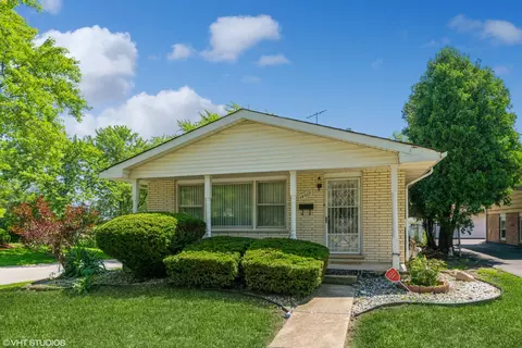 18017 Ravisloe Ter, Country Club Hills, IL 60478