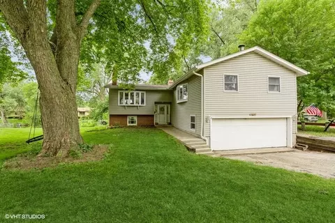 1409 N Freund Ave, Mchenry, IL 60050