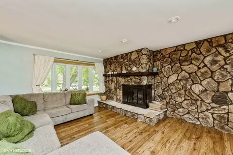 1409 N Freund Ave, Mchenry, IL 60050 photo 2