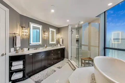 Bath - 21 E Huron St #4103, Chicago, IL 60611 photo 2 of 5