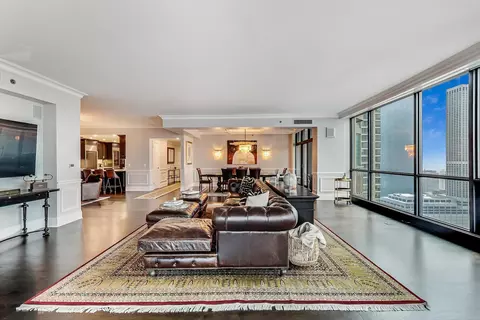 Dining - 21 E Huron St #4103, Chicago, IL 60611 photo 1 of 8