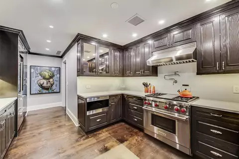 Kitchen - 21 E Huron St #4103, Chicago, IL 60611 photo 3 of 6