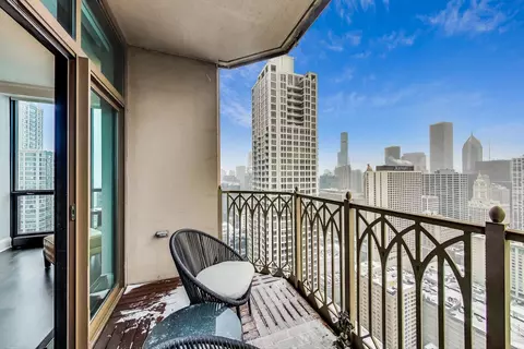 Exterior - 21 E Huron St #4103, Chicago, IL 60611 photo 7 of 20