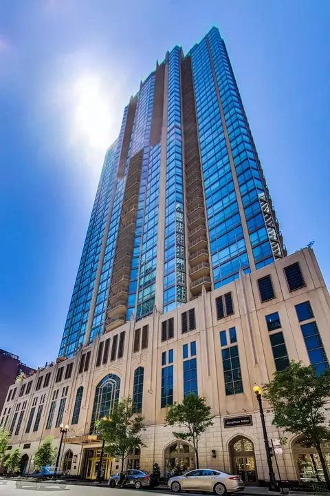 21 E Huron St #4103, Chicago, IL 60611