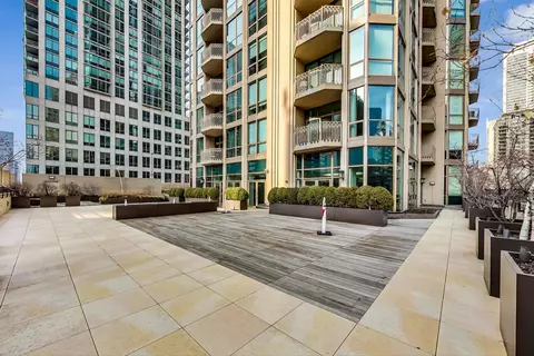 Exterior - 21 E Huron St #4103, Chicago, IL 60611 photo 17 of 20