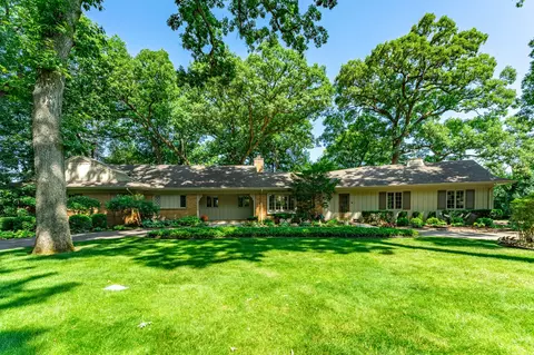 2626 Elder Ln, Rockford, IL 61107