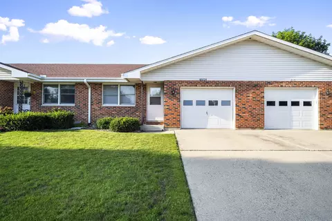 104 N Menominee Dr #D, Minooka, IL 60447