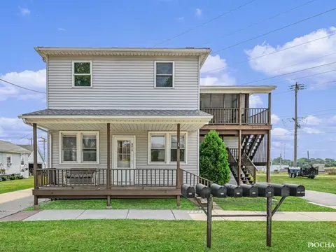 6615 Kane Ave, Hodgkins, IL 60525