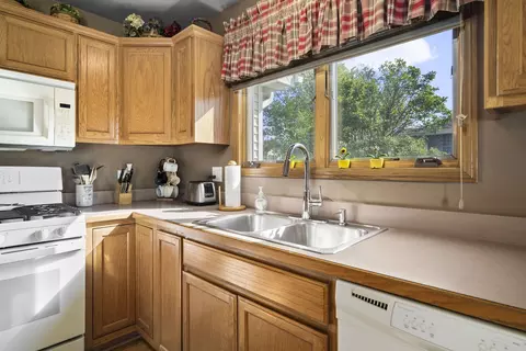 514 Hannigan Dr, Minooka, IL 60447 photo 10
