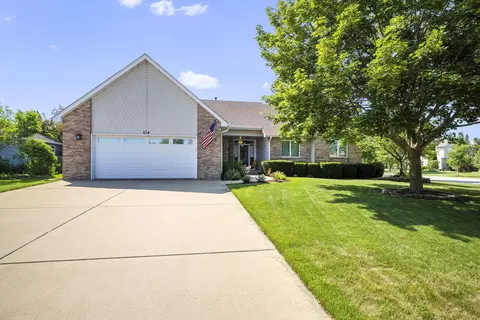 514 Hannigan Dr, Minooka, IL 60447 photo 2