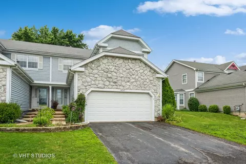1032 Georgian Pl, Bartlett, IL 60103 photo 2
