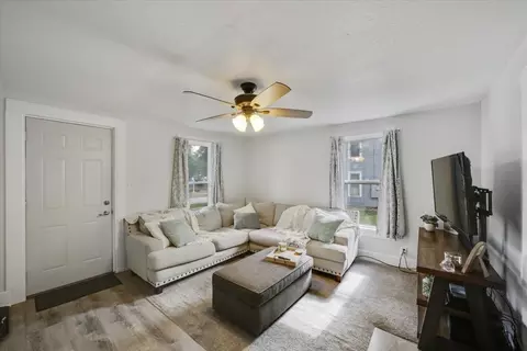 809 E Main St, Urbana, IL 61802 photo 11