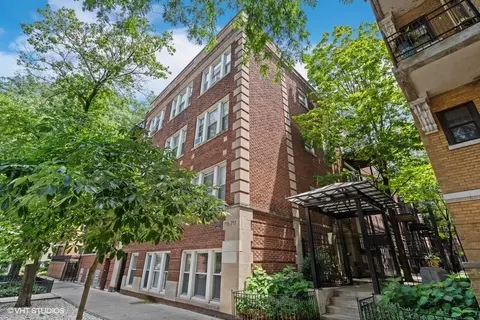 715 W Barry Ave #3B, Chicago, IL 60657