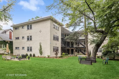 4258 N Greenview Ave #3D, Chicago, IL 60613