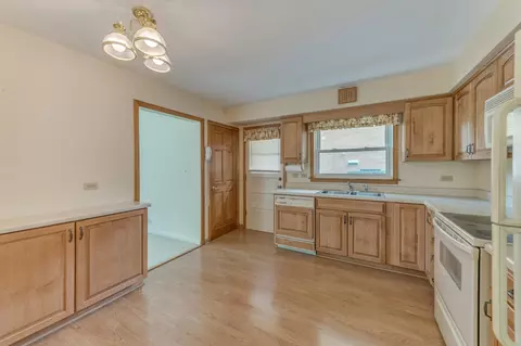 1620 Wakeman Ave, Wheaton, IL 60187 photo 8