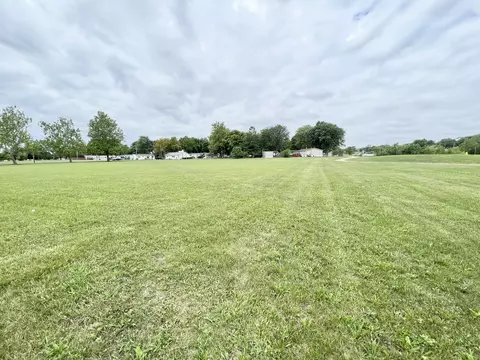 520 S Maplewood Dr, Rantoul, IL 61866