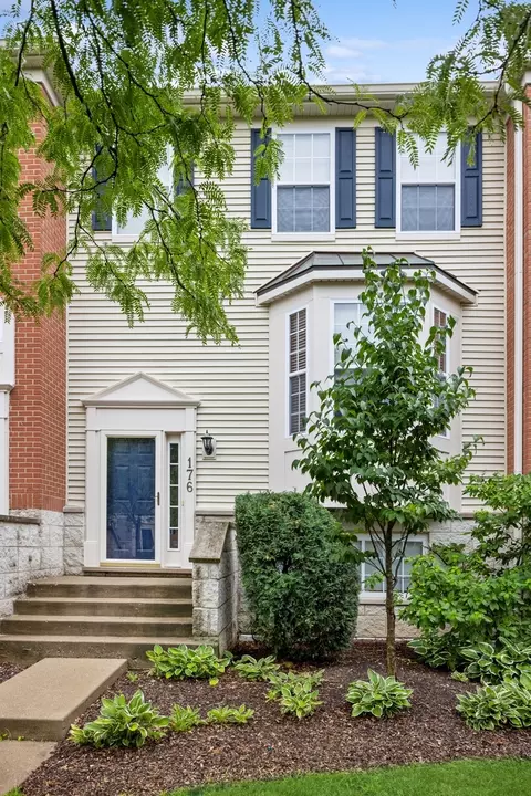 176 Willow Blvd #176, Willow Springs, IL 60480