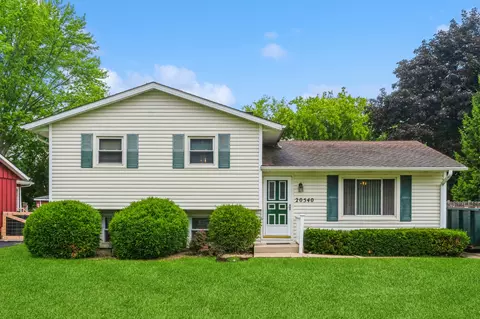 20540 N Elizabeth Ave, Prairie View, IL 60069