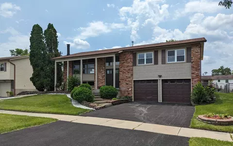 17790 Sarah Ln, Country Club Hills, IL 60478