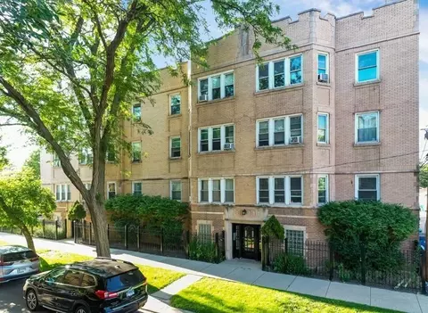 3548 W Belle Plaine Ave #3, Chicago, IL 60618