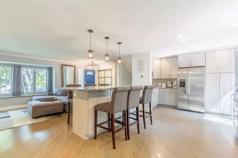 101 Farmington Ct, Rolling Meadows, IL 60008 photo 11