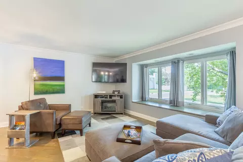 101 Farmington Ct, Rolling Meadows, IL 60008 photo 3