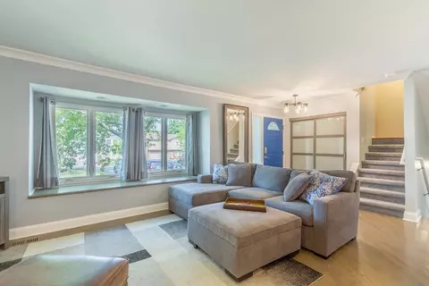 101 Farmington Ct, Rolling Meadows, IL 60008 photo 4